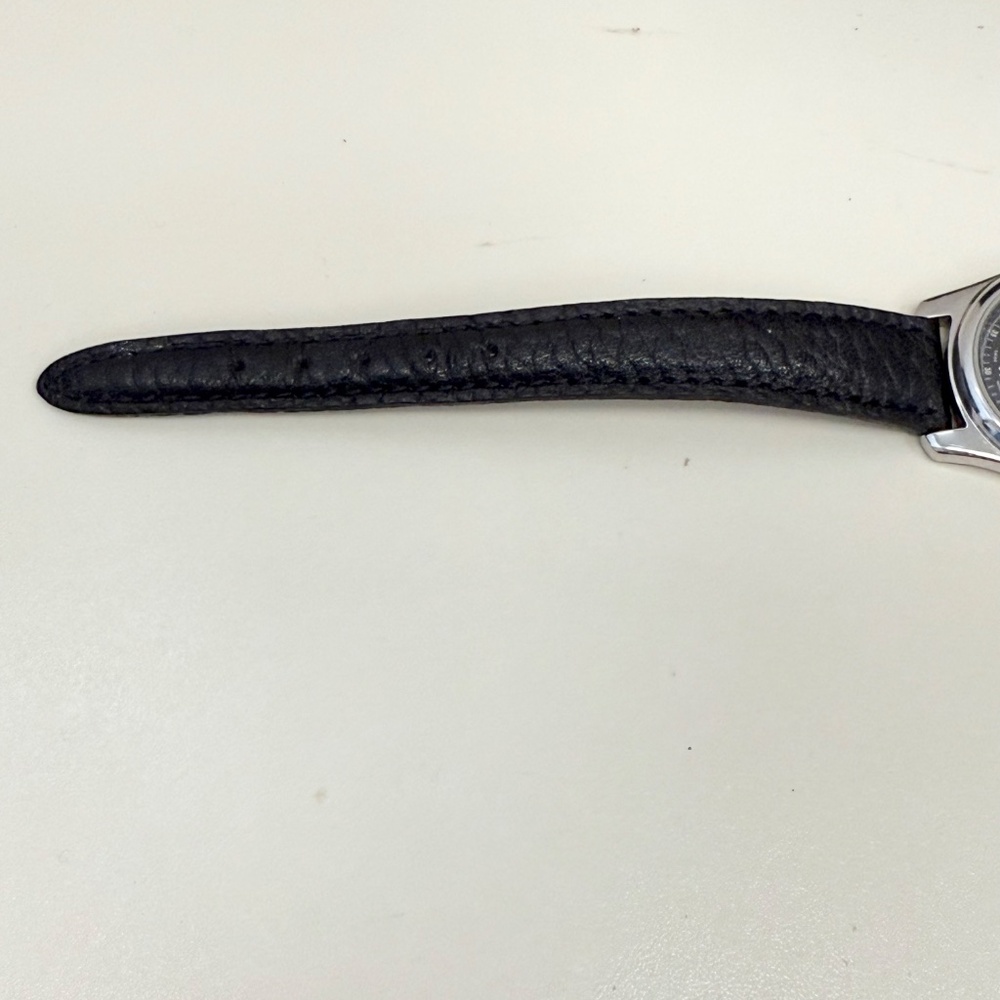 ✨ Vintage Fendi 210L Stainless Steel Watch – Excellent Condition! ✨ - Picture 7 of 11